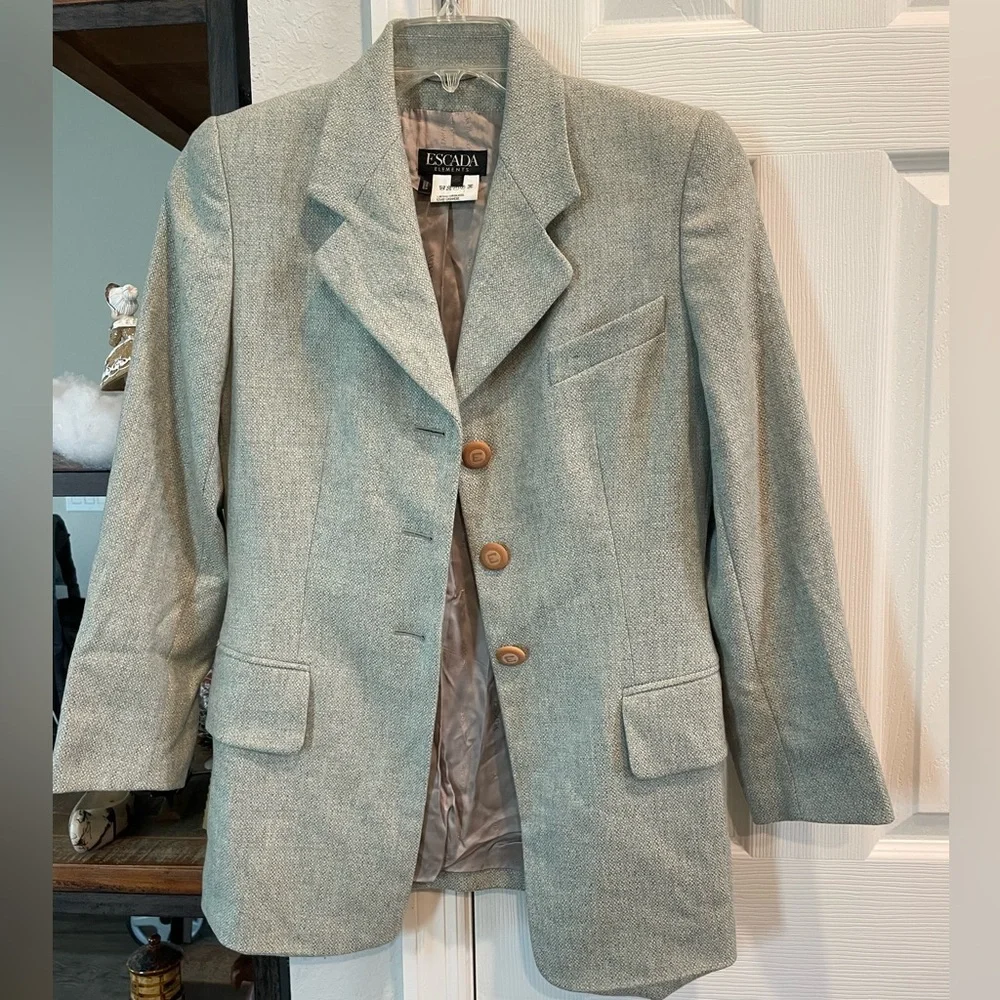 Escada Elements sage 3 Button satin lined virgin wool/Cashmere blazer women’s 38